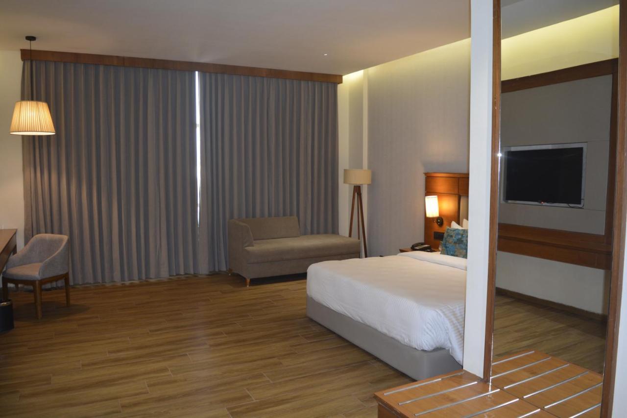 Hotel Sayaji Morbi Zewnętrze zdjęcie