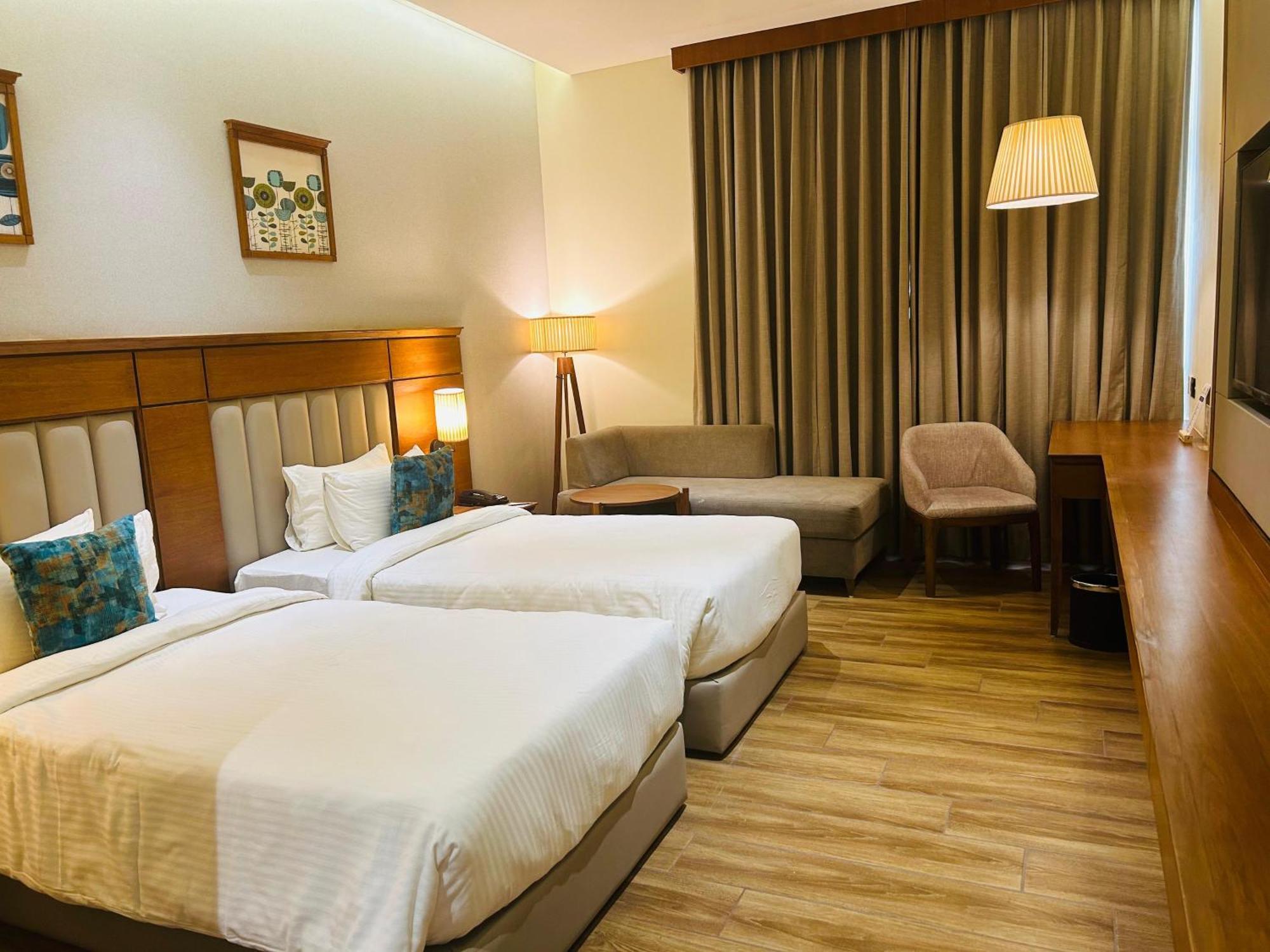 Hotel Sayaji Morbi Zewnętrze zdjęcie